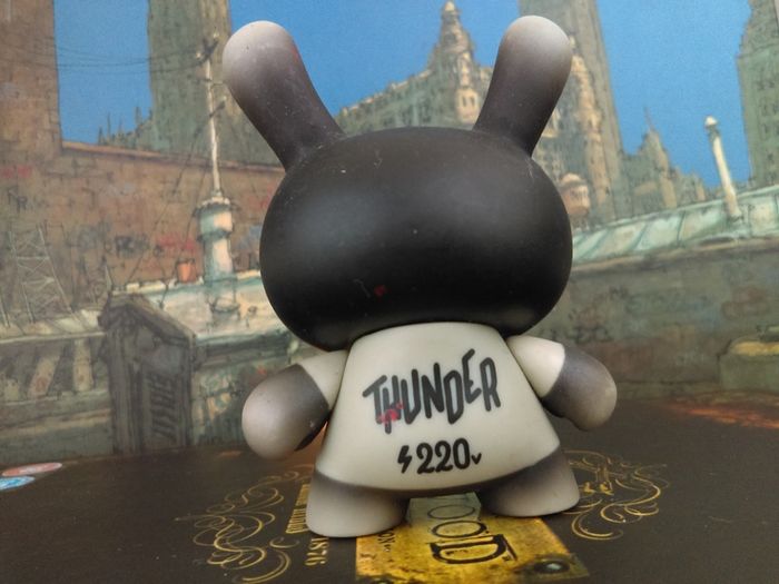 Kidrobot Dunny Stage 1 Amp ! by McBees Artist ! from Evolved Series ! Rarity 1/20 ! Vinyl Figure !