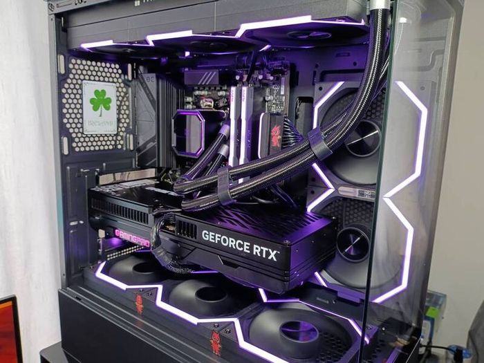 Custom Gaming PC | 7800x3d & RTX 5070 | 2Tb