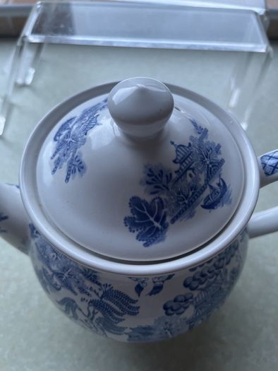 Vintage Sadler "Old Willow " Teapot in mint condition