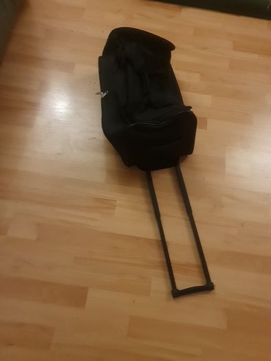 Travel Bag on Wheels 35Ltr ... Colour: Black .. Size: 27" x 11" x 10" Price Drop