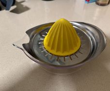 Citrus press Fruit press 2 parts stainless steel with yellow plastic