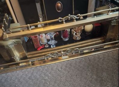 Beautiful antique Brass Fender 5ft 6ins extendable and Polished