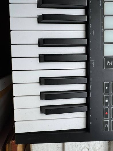 Novation Launchkey 25 MK3