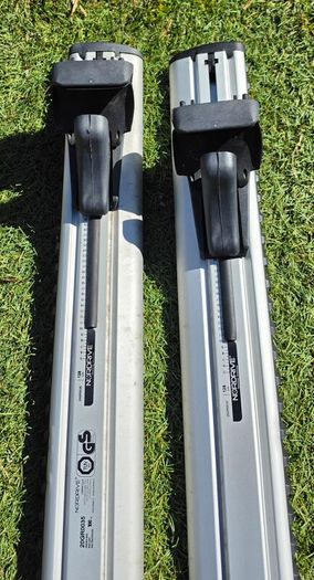 Halfords Advanced 470L Roof Box + Nordrive Roof Bars