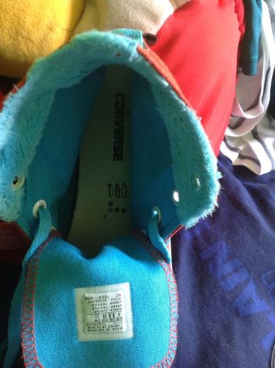 Converse cat in the hat chuck Taylor's size 3.5   Bought in universal studios