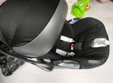 cybex platinum carseat with isofix and uppababy connectors