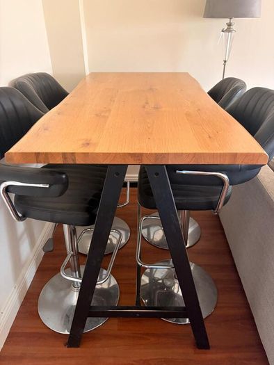 High table with 4 stools