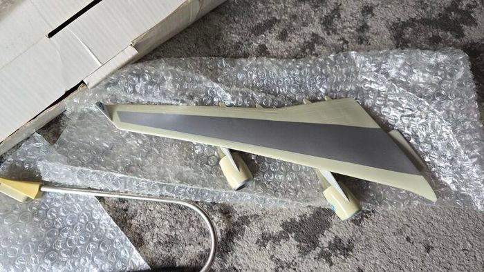 1:130 scale KLM Boeing 747-400 Travel agent model