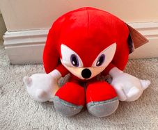 Sega Prize International Knuckles Sonic Hedgehog Plush approx. 27 cm. Dirty Hands Please see photos