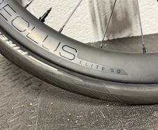 Bontrager Aeolus Elite 50 Tlr Disc Road Wheel Set