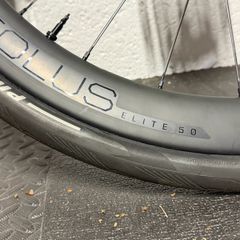 Bontrager Aeolus Elite 50 Tlr Disc Road Wheel Set