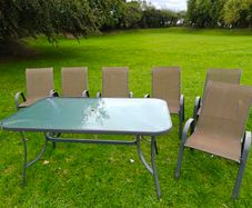 garden table and chairs