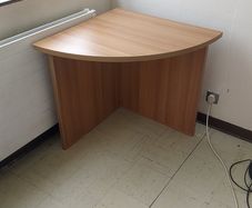 Corner table
