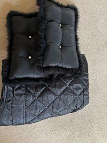 Cushion & Blanket