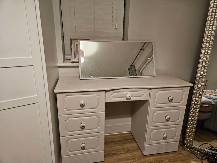 Dressing table