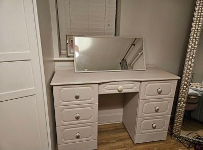 Dressing table