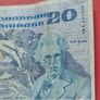 Irish 1983  "YEATS" Twenty pound note in .Fine condition Image 3
