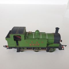 Hornby 00 guage train Lner class 8477 video