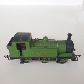 Hornby 00 guage train Lner class 8477 video
