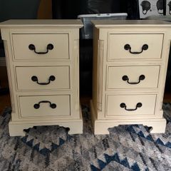 Strawbridge - bedside lockers