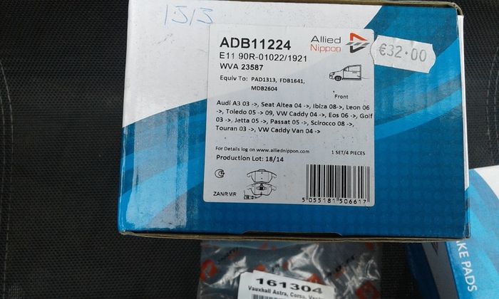 Vw golf, passat jetta Audi a3 a4 brake pads new in box