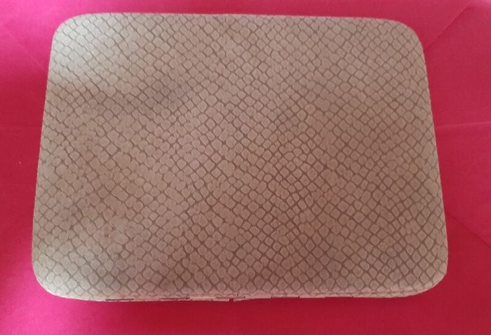New purse/wallet snap closing