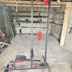 Plate loaded lat pull down machine