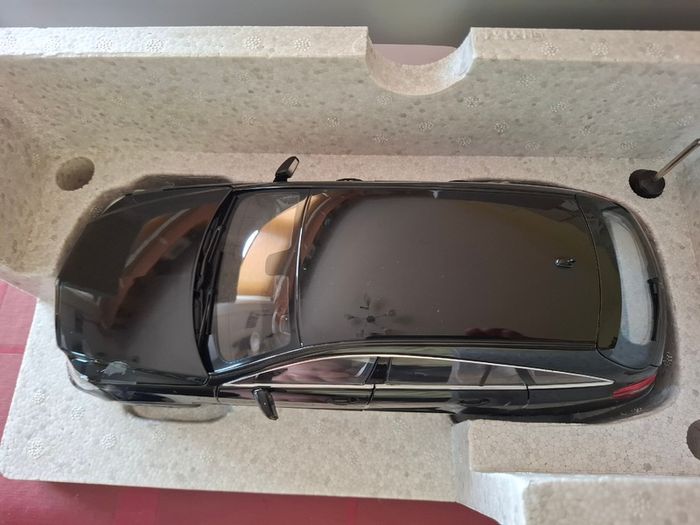 Mercedes Benz - Cls-class Estate 2012 - 1/18 - New In Box