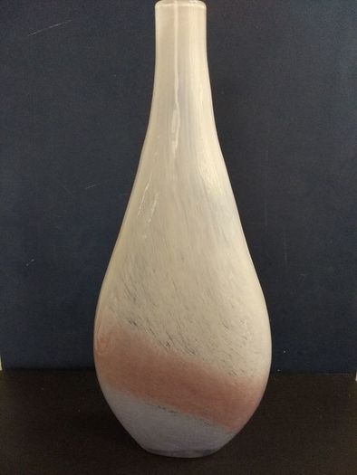 Stylish Paddle-Shaped Hand-Blown Art Glass Vase in Excellent Condition