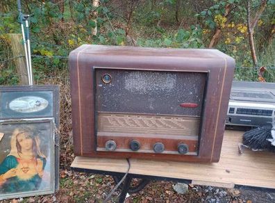 Vintage valve radios