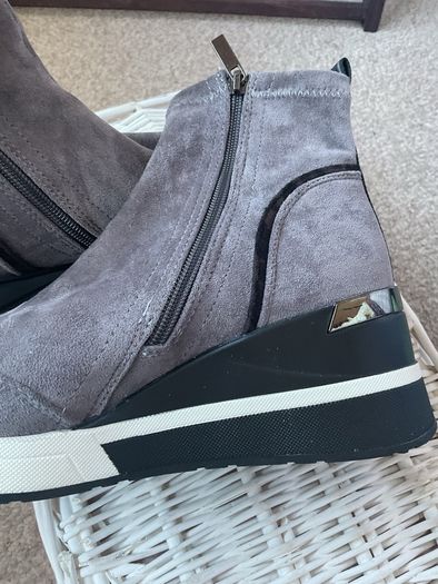 ankle boot Xti grey suede trainer style boot