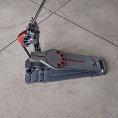 Pearl P-930 bass drum pedal.