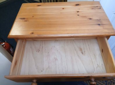 chest of drawers