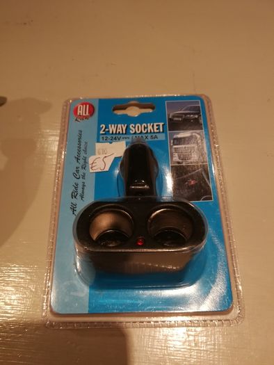 Dual car plug