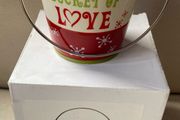 Ceramic bucket for reindeer food