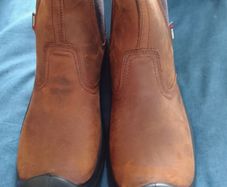 Work boots size 8 brand new