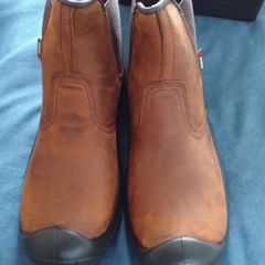 Work boots size 8 brand new