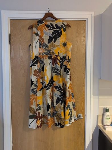 Small Bundle - Dresses X 4 & 1 Skirt.  S.14. 1New.