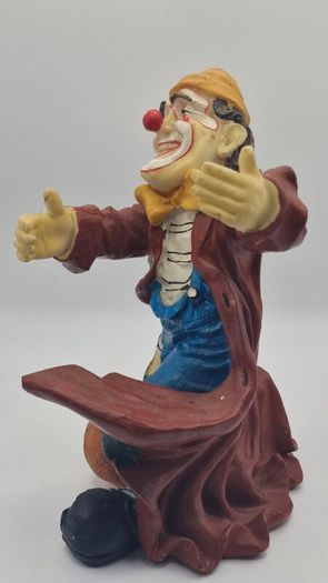clown figure