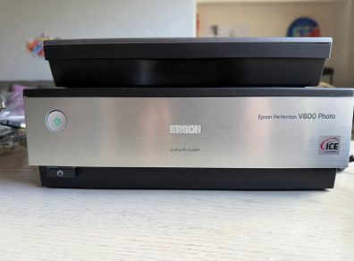Epson Perfection V800 Photo Scanner
