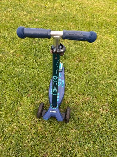 Micro Kid's Adjustable Height scooter