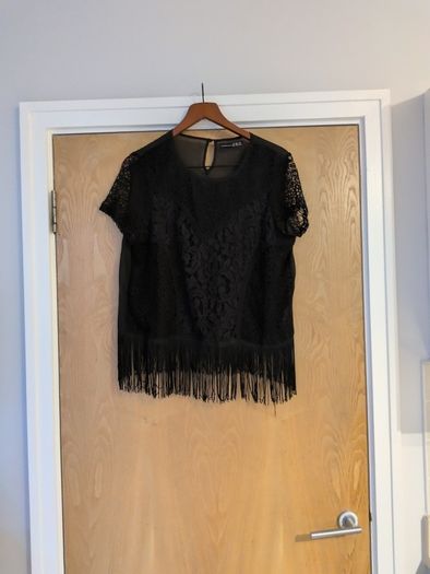 Small Bundle Blouses X 4 & 2 Dresses. S. 18.  Available for 2 weeks..