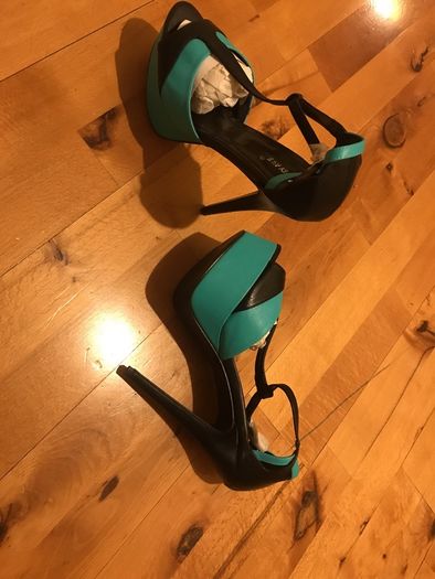 SKO By A&B black and green hills Brand new size 7
