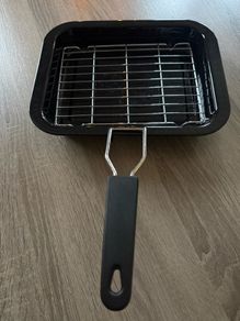 Grill & oven pan with detachable handle