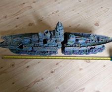 Shipwreck aquarium decoration