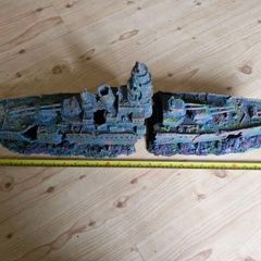Shipwreck aquarium decoration