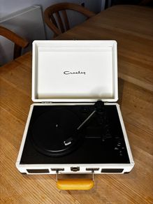 Crosley suit case record player