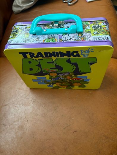 Jigsaw turtles box