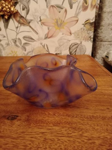 Vintage Swedish Kosta Boda 1980s Studio Glass Bowl. Ulrica Hydman Vallien.