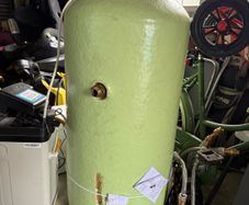 Hot water cyclinder